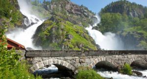 Wasserfall in Norwegen; Foto: shutterstock
