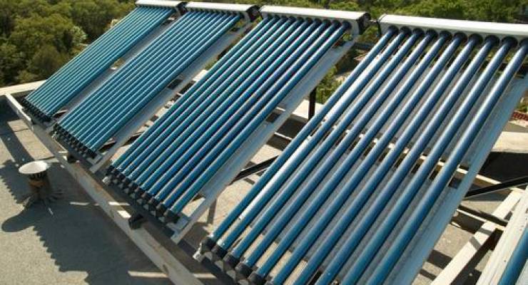 Thermische Solaranlage; Foto: shutterstock