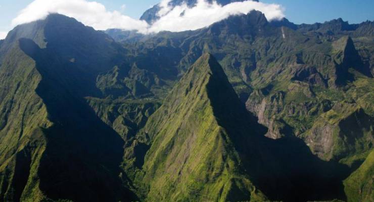 La Réunion ist aufgrund ihrer einzigartigen landschaftlichen Schönheit ein beliebtes Reiseziel