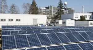Der Strom aus der Photovoltaikanlage wird zu 100 Prozent im eigenen Netz des KIT verbraucht