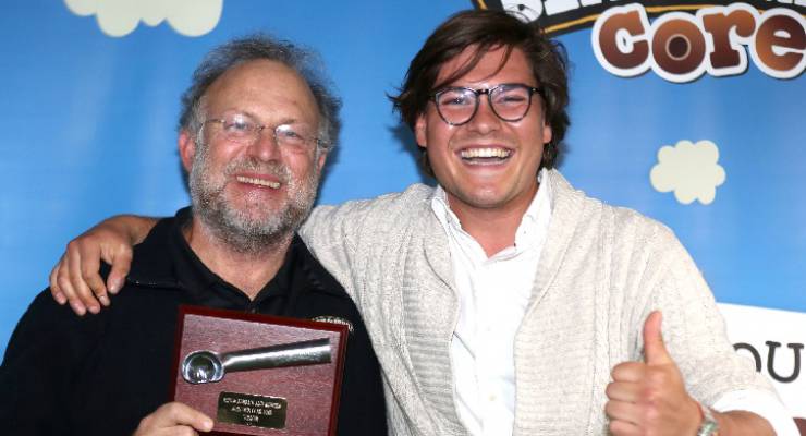 Ben & Jerry's-Gewinner Yannick Sonnenberg mit Jerry Greenfield
