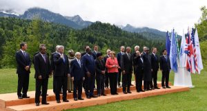 Die Staats- und Regierungschefs gestern vor Schloss Elmau in den bayerischen Alpen beim Gruppenfoto.