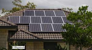 Vor allem Firmen und Privathaushalte werden laut Studie künftig verstärkt in Solaranlagen investieren.