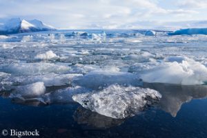 Arktiseis - Eisschmelze begünstigt Schifffahrt, Schifffahrt begünstigt Eisschmelze